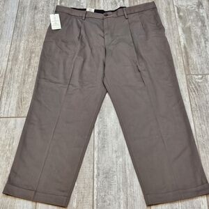 Men's Comfort Khaki Relaxed Fit Pleated Stretch Pants